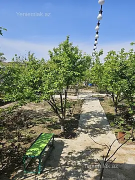 Satılır 5 otaqlı həyət evi 300 m²