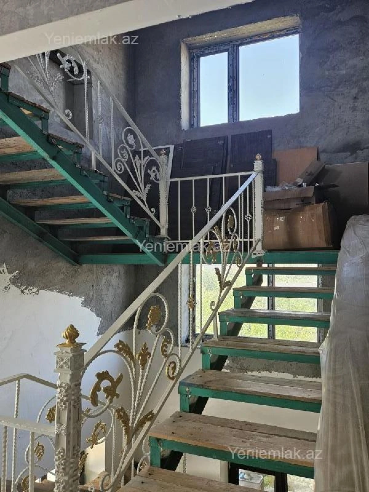 Satılır 5 otaqlı həyət evi 300 m²