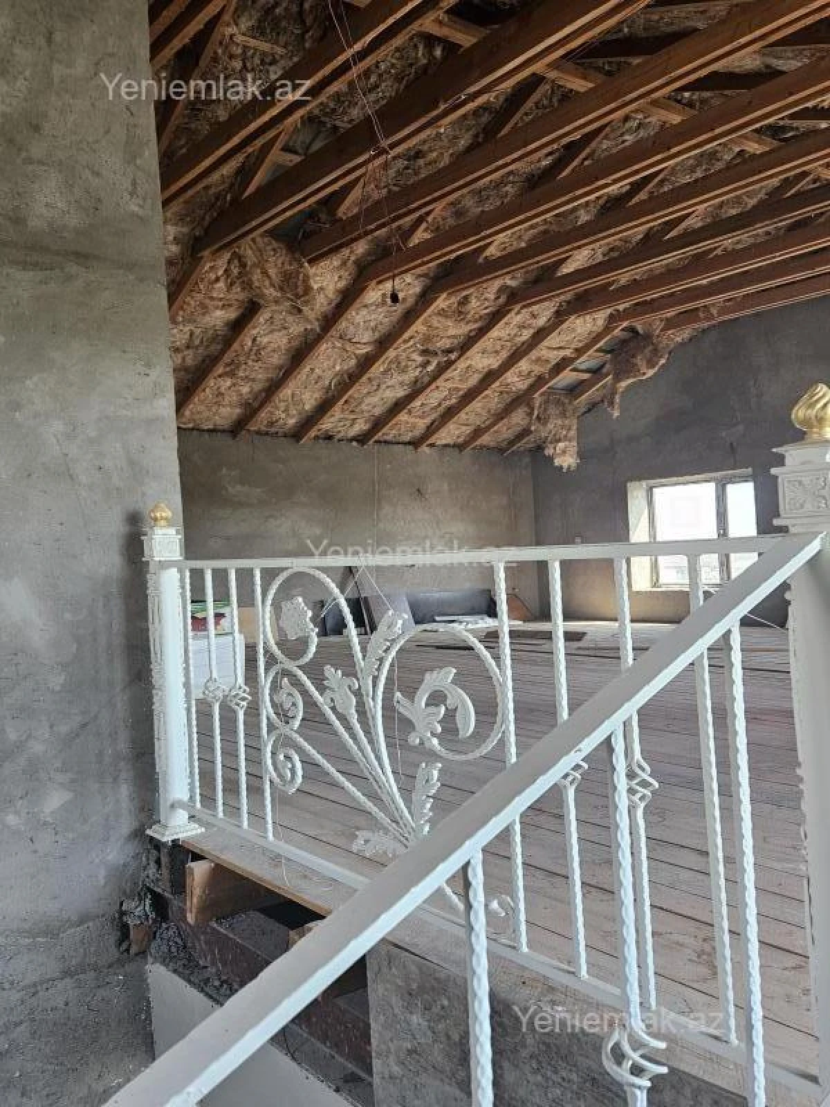 Satılır 5 otaqlı həyət evi 300 m²