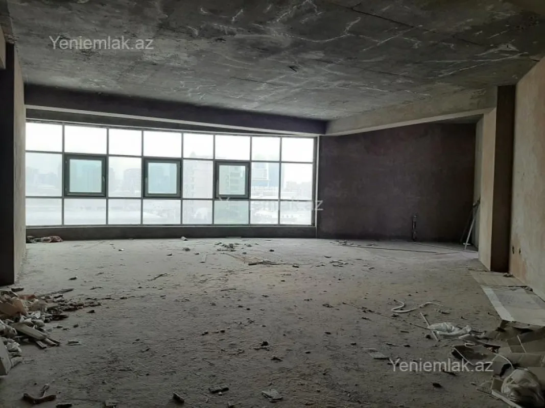 Satılır 4 otaqlı yeni tikili 230 m²