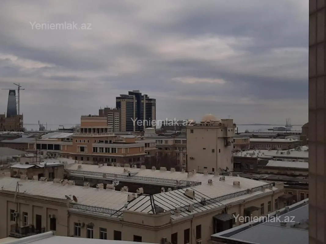 Satılır 4 otaqlı yeni tikili 230 m²