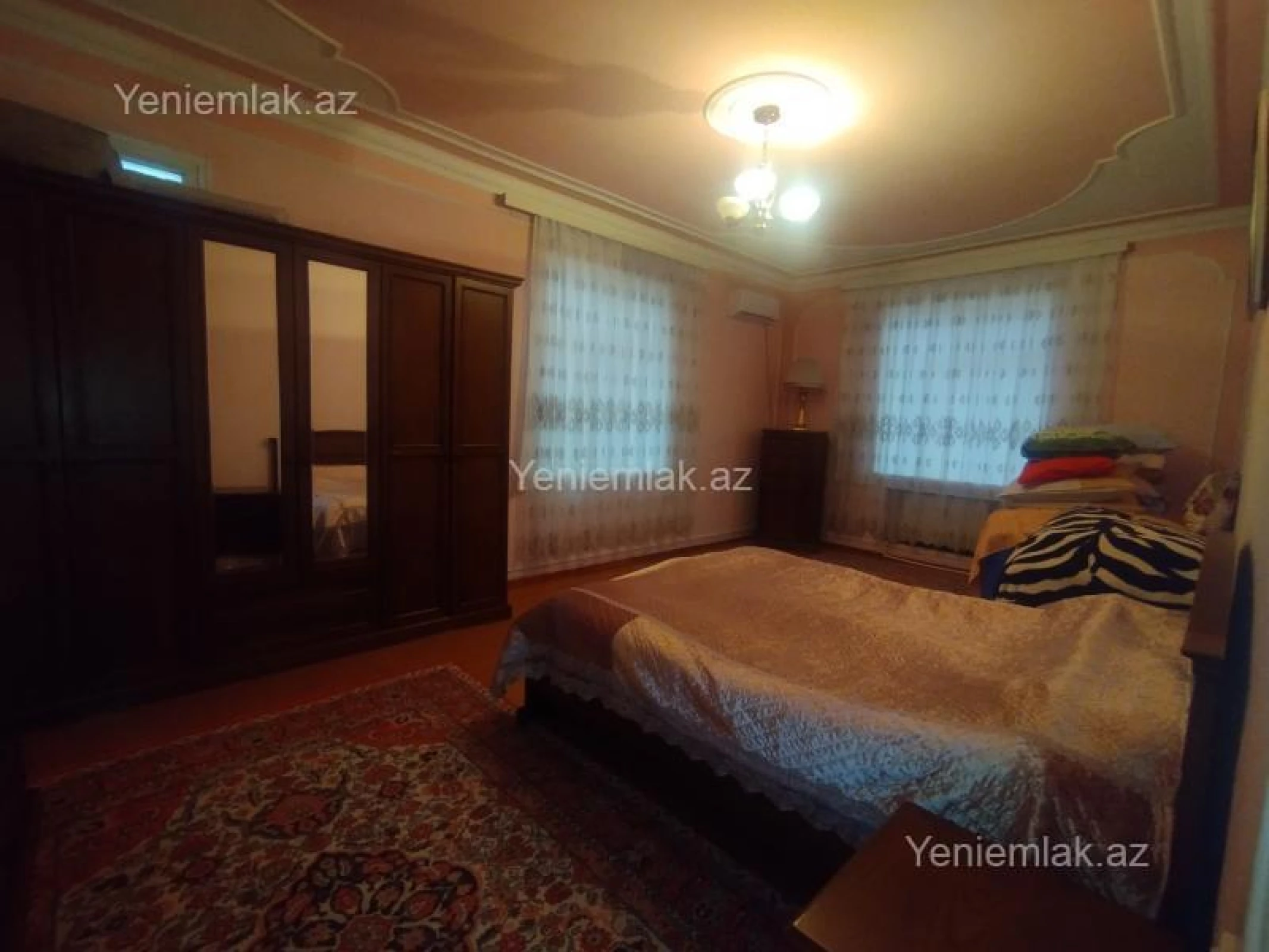 Satılır 7 otaqlı həyət evi 341 m²