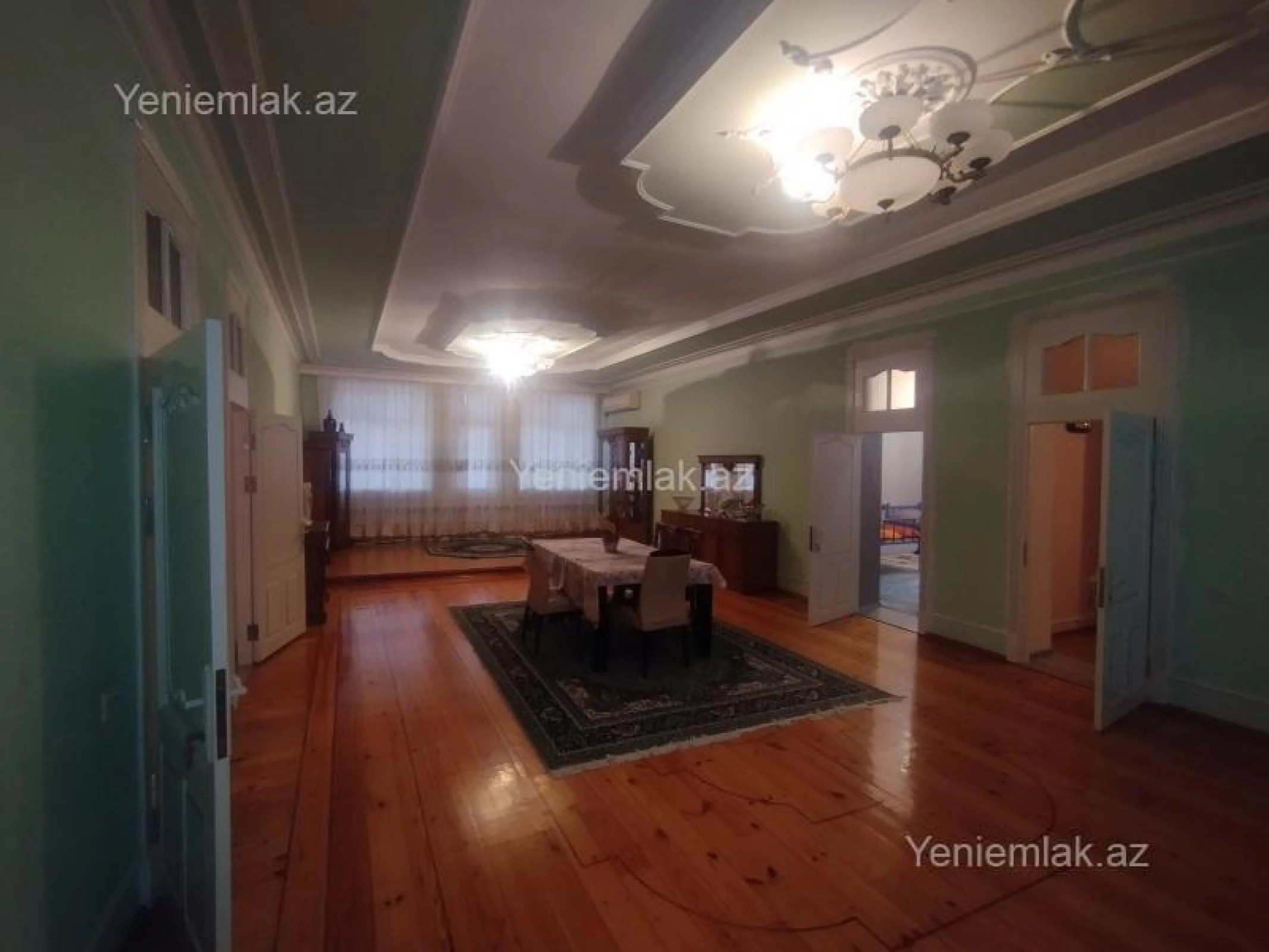 Satılır 7 otaqlı həyət evi 341 m²