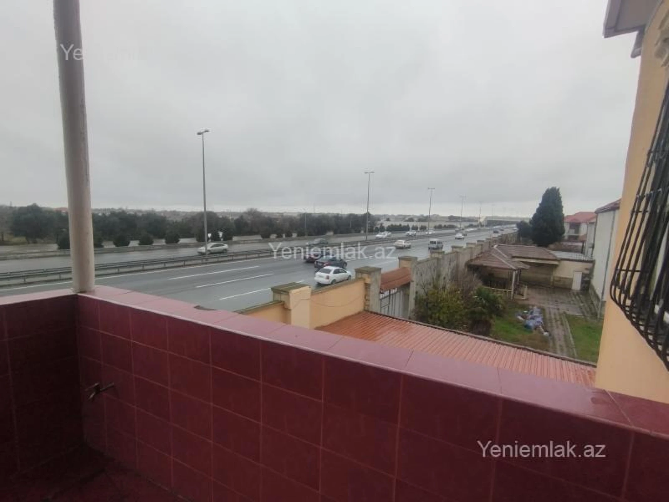 Satılır 7 otaqlı həyət evi 341 m²