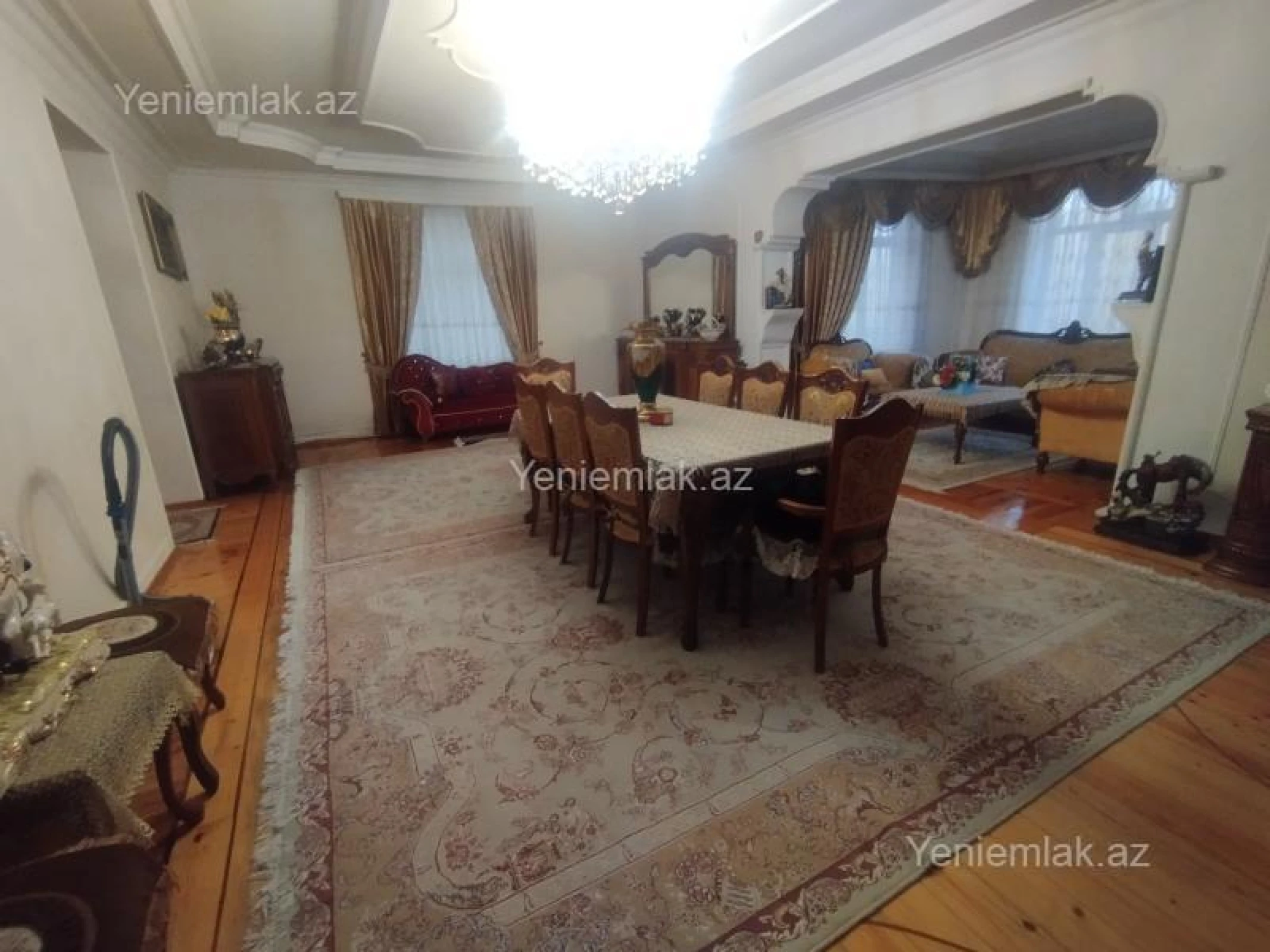 Satılır 7 otaqlı həyət evi 341 m²