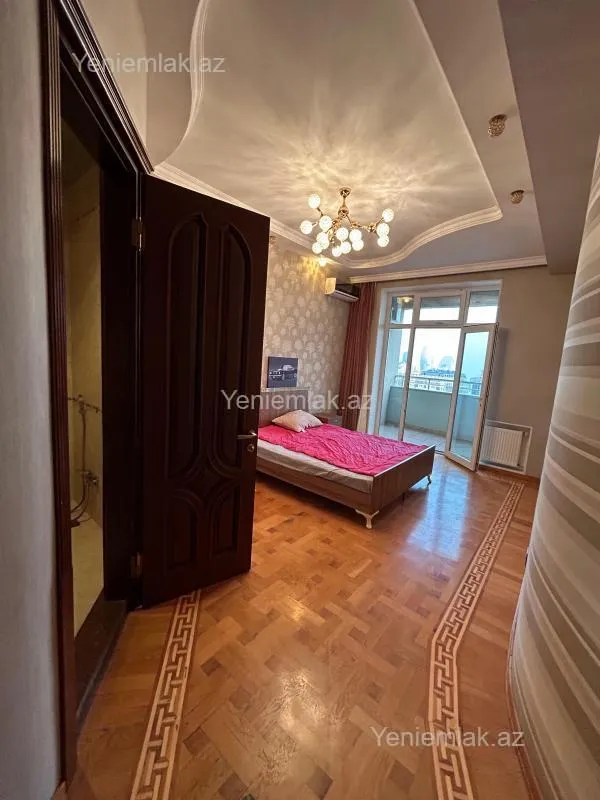 Satılır 4 otaqlı yeni tikili 220 m²