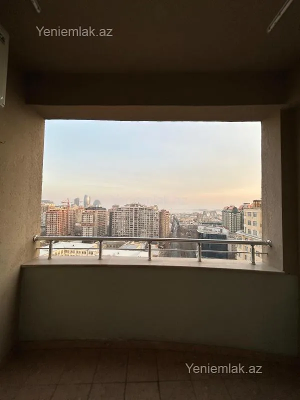 Satılır 4 otaqlı yeni tikili 220 m²