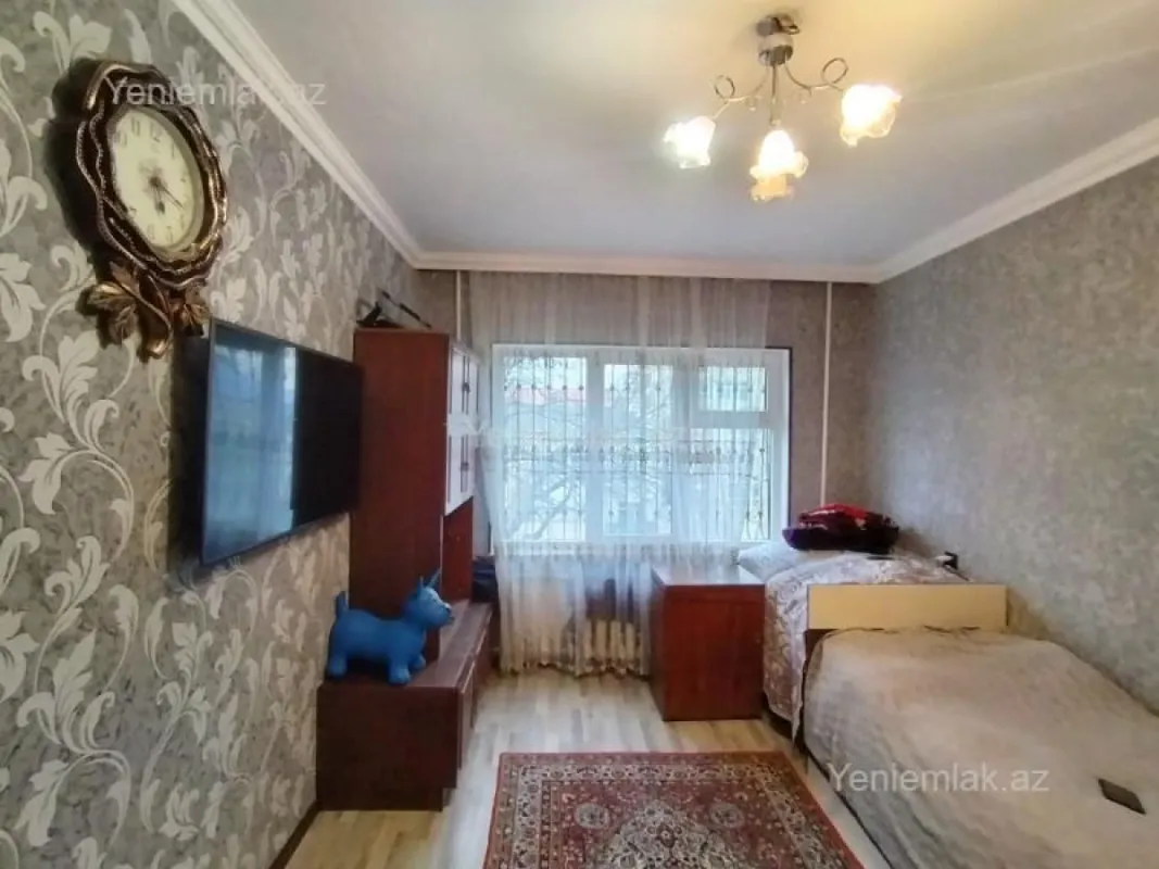 Satılır 3 otaqlı köhnə tikili 75 m²