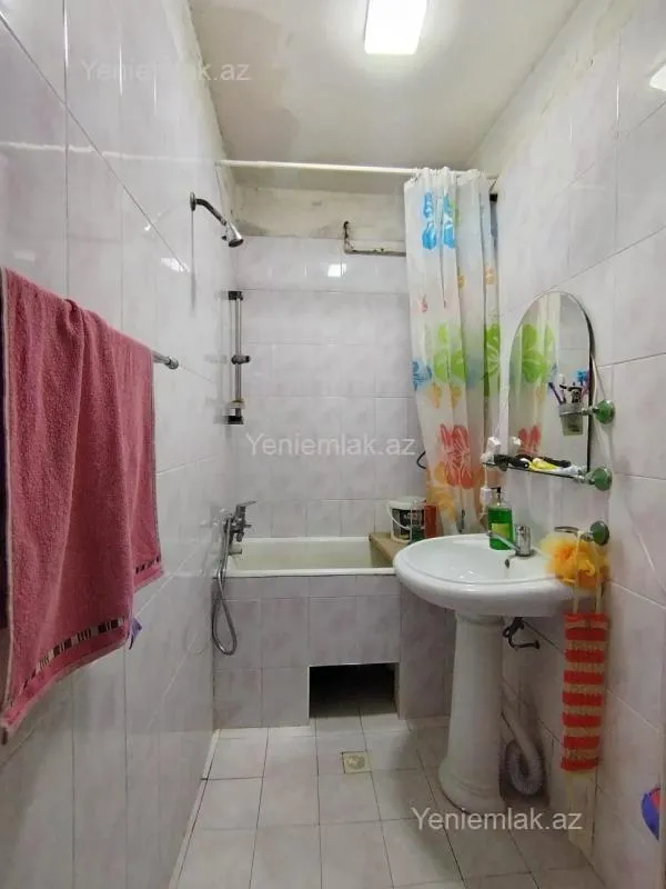 Satılır 3 otaqlı köhnə tikili 75 m²