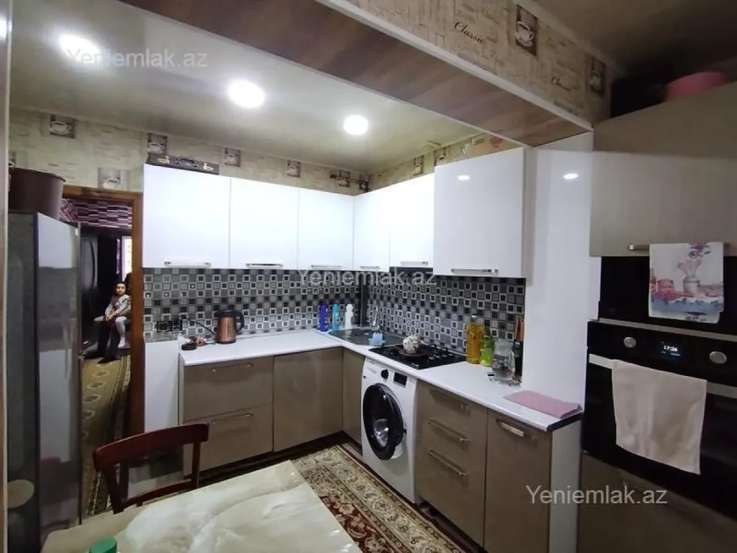 Satılır 3 otaqlı köhnə tikili 75 m²