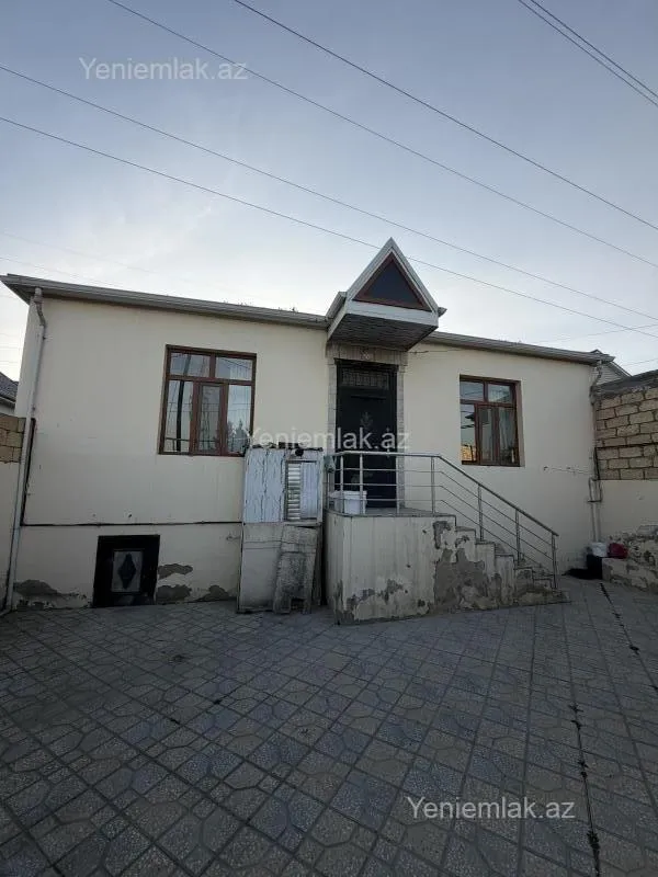 Satılır 3 otaqlı həyət evi 100 m²
