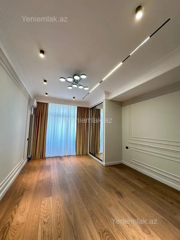 Satılır 4 otaqlı yeni tikili 190 m²