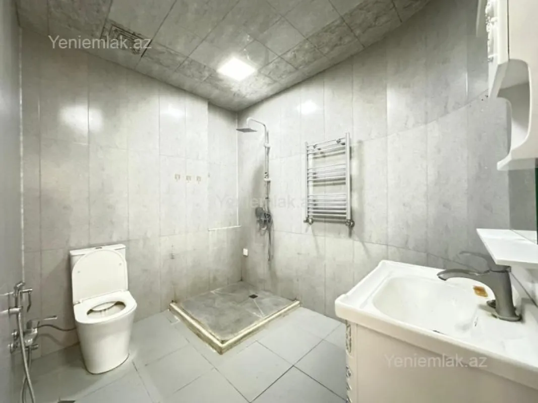 Satılır 3 otaqlı yeni tikili 129.81 m²