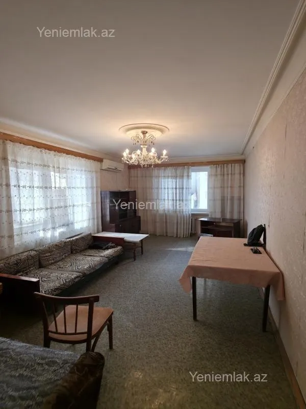 Satılır 2 otaqlı köhnə tikili 64 m²