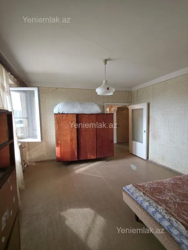 Satılır 2 otaqlı köhnə tikili 64 m²