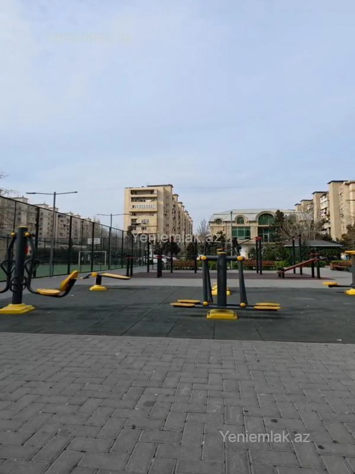 Satılır 2 otaqlı köhnə tikili 64 m²