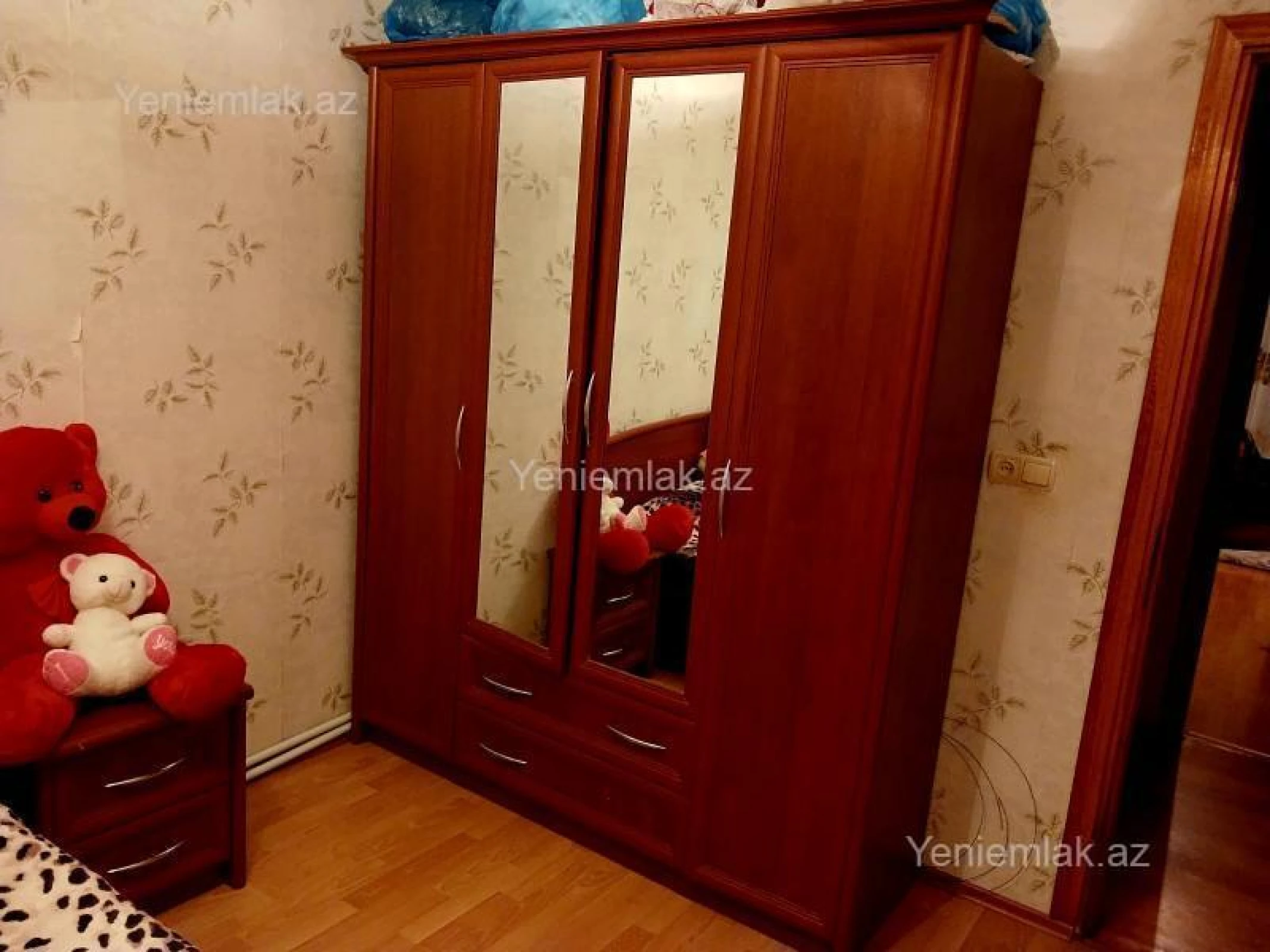 Satılır 3 otaqlı köhnə tikili 70 m²