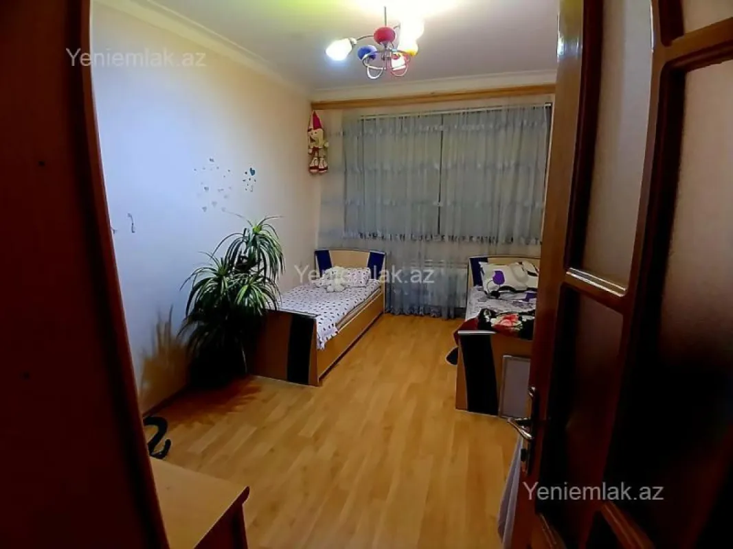 Satılır 3 otaqlı köhnə tikili 70 m²