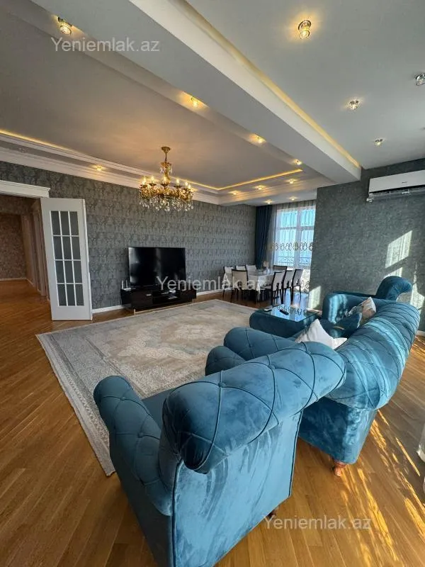 Satılır 3 otaqlı yeni tikili 130 m²