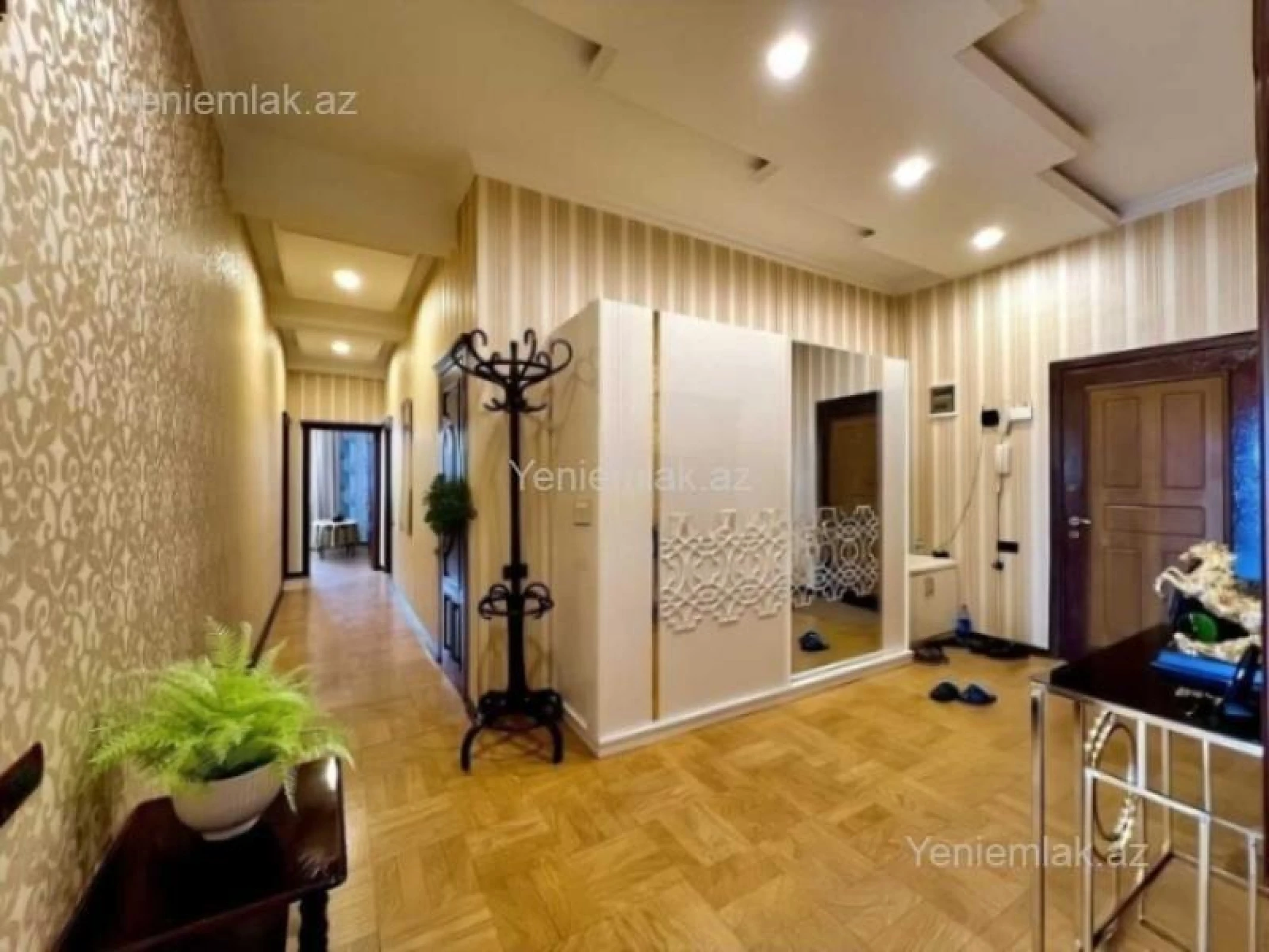 Satılır 4 otaqlı yeni tikili 165 m²