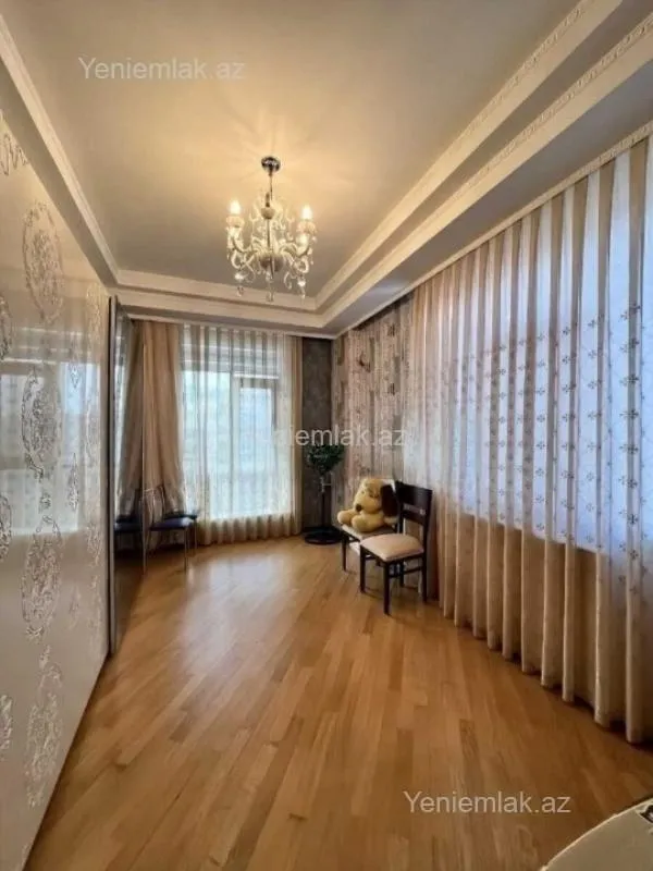 Satılır 4 otaqlı yeni tikili 165 m²