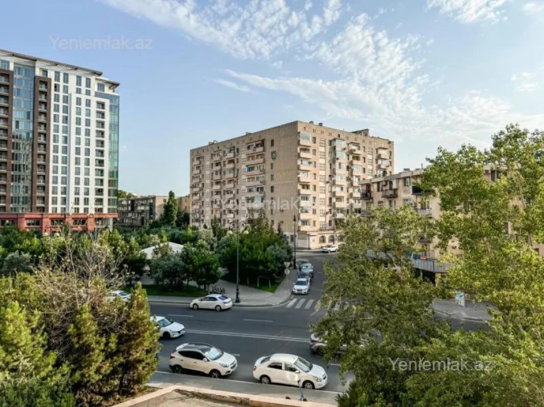 Satılır 4 otaqlı yeni tikili 165 m²