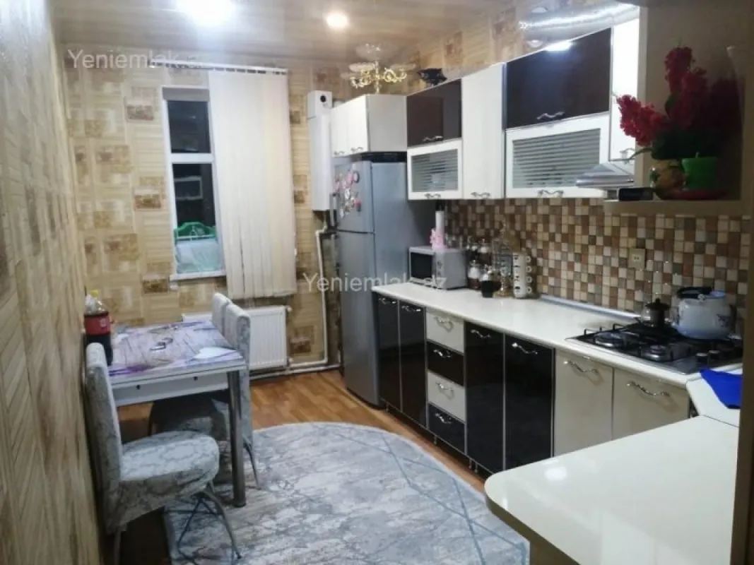 Satılır 3 otaqlı köhnə tikili 70 m²