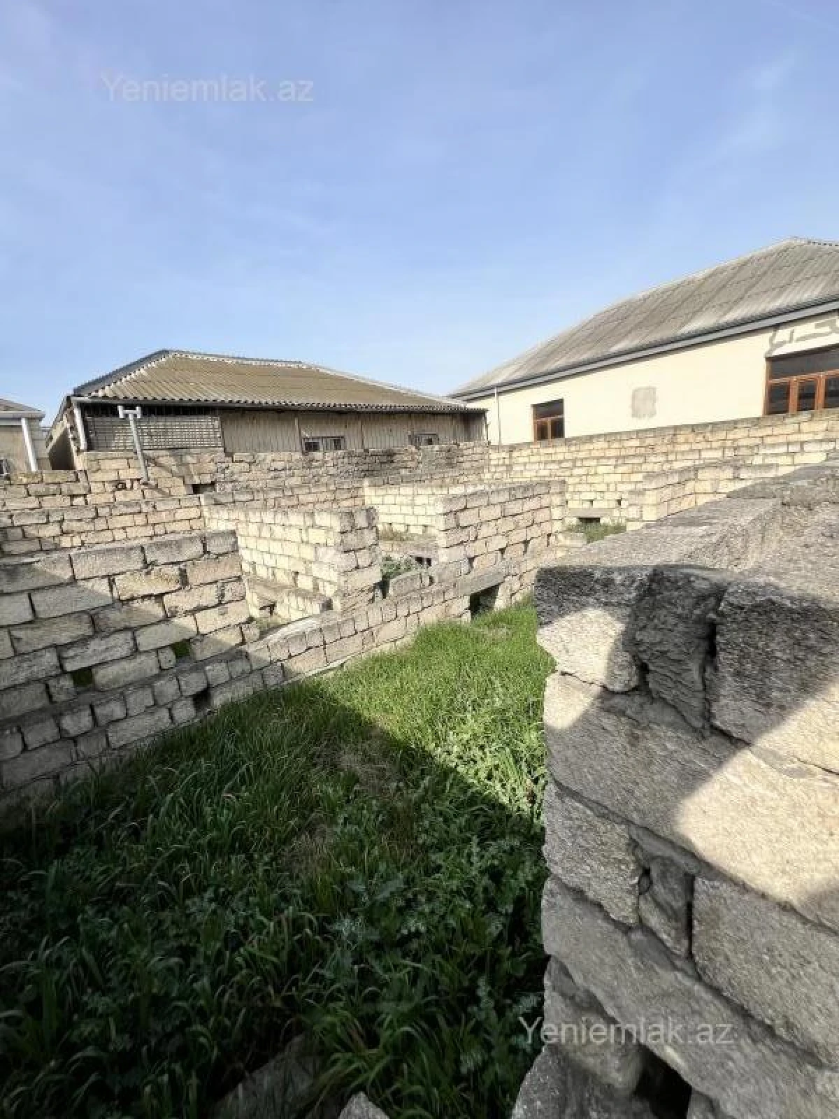 Satılır obyekt 370 m²