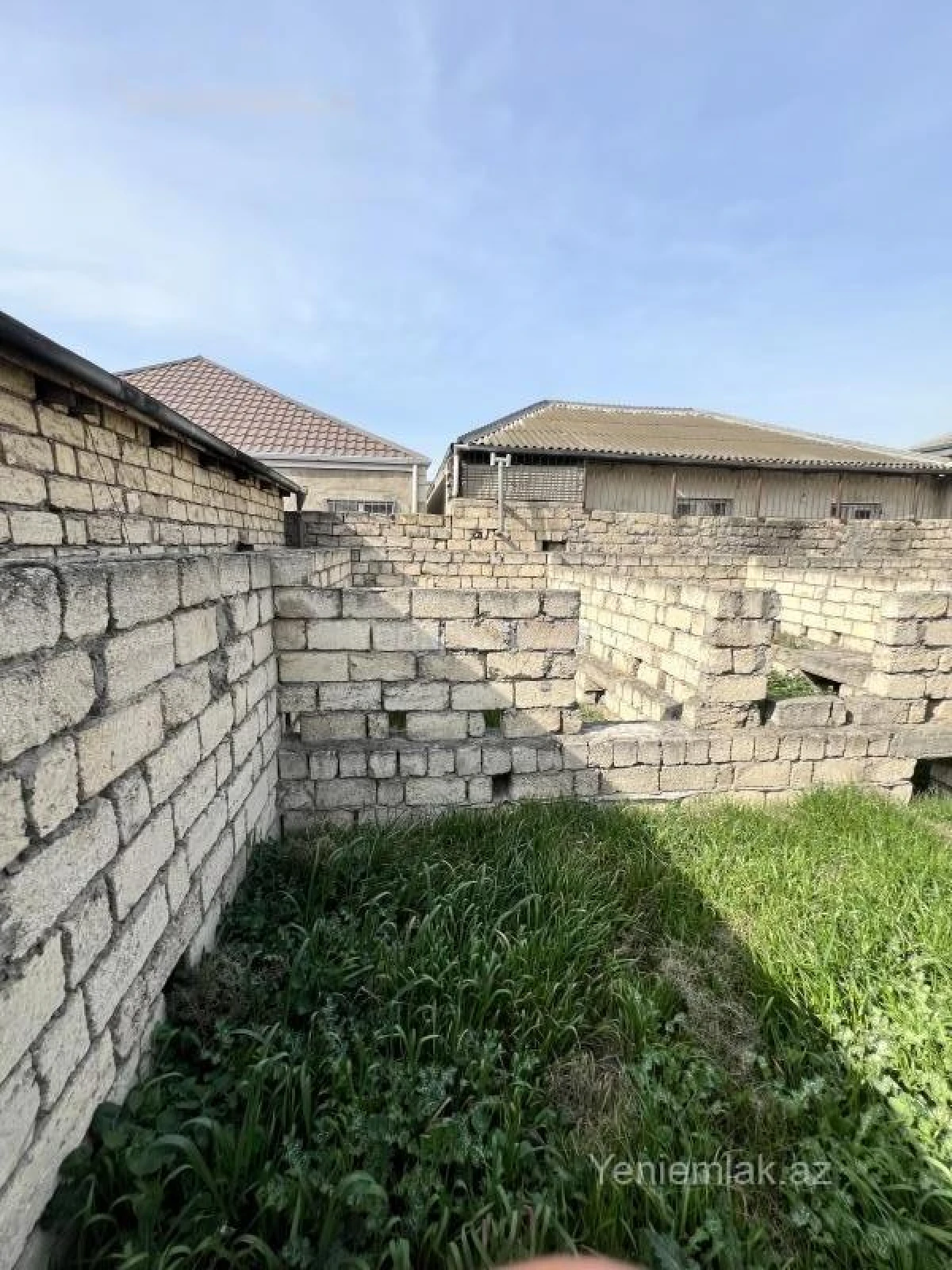 Satılır obyekt 370 m²