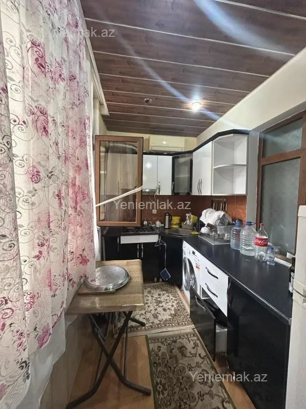 Satılır 2 otaqlı köhnə tikili 45 m²
