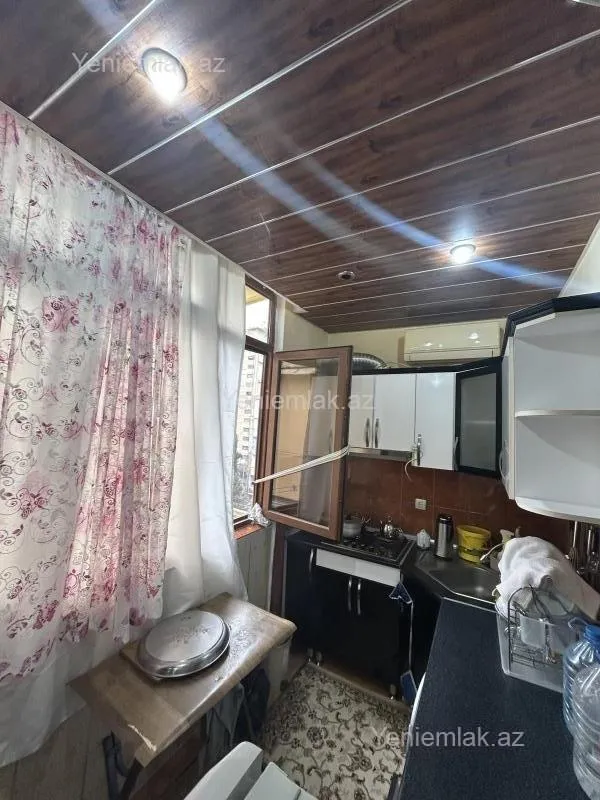 Satılır 2 otaqlı köhnə tikili 45 m²