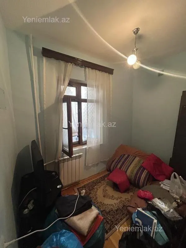 Satılır 2 otaqlı köhnə tikili 45 m²