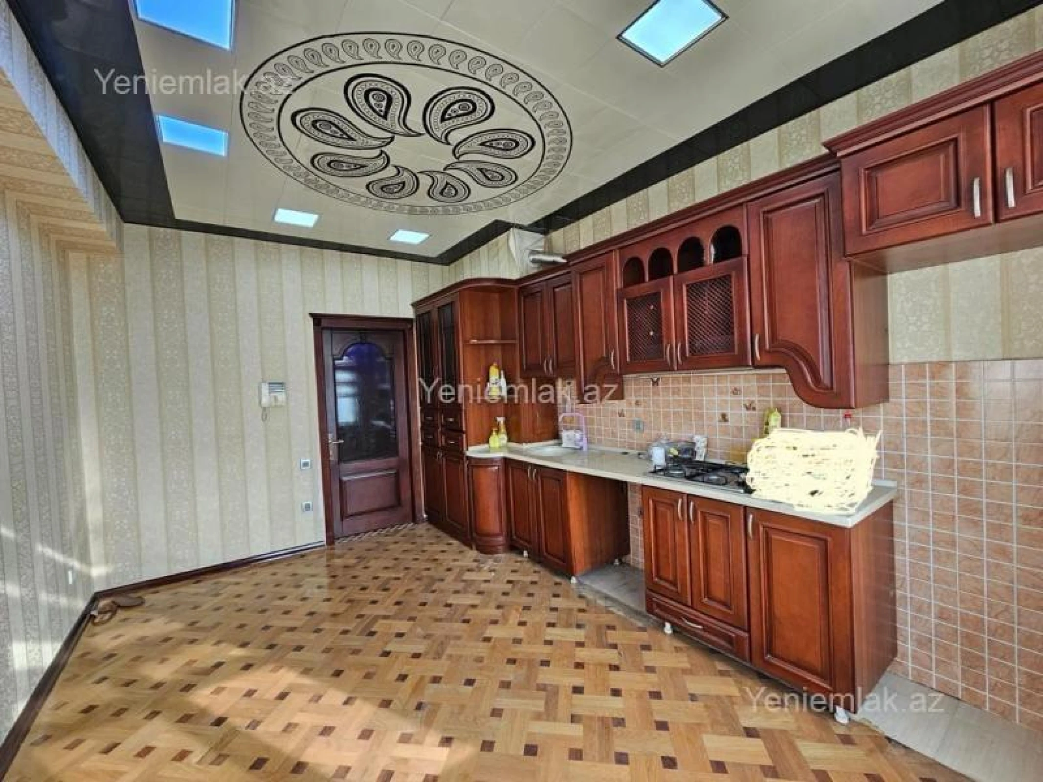 Satılır 3 otaqlı yeni tikili 128 m²