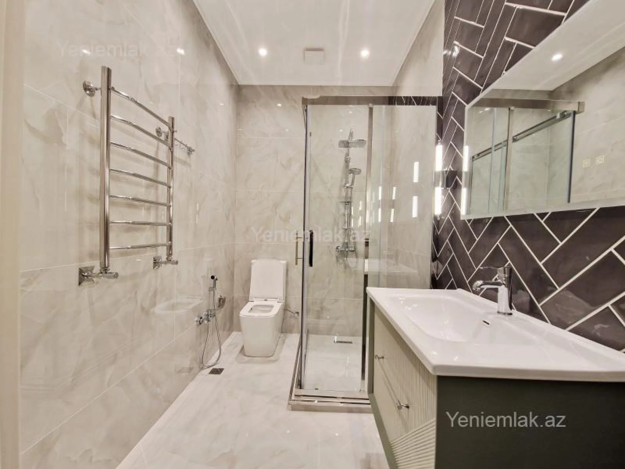 Satılır 3 otaqlı yeni tikili 70 m²