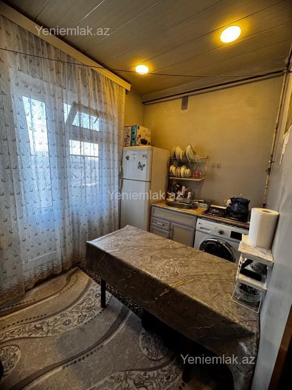 Satılır 2 otaqlı köhnə tikili 60 m²