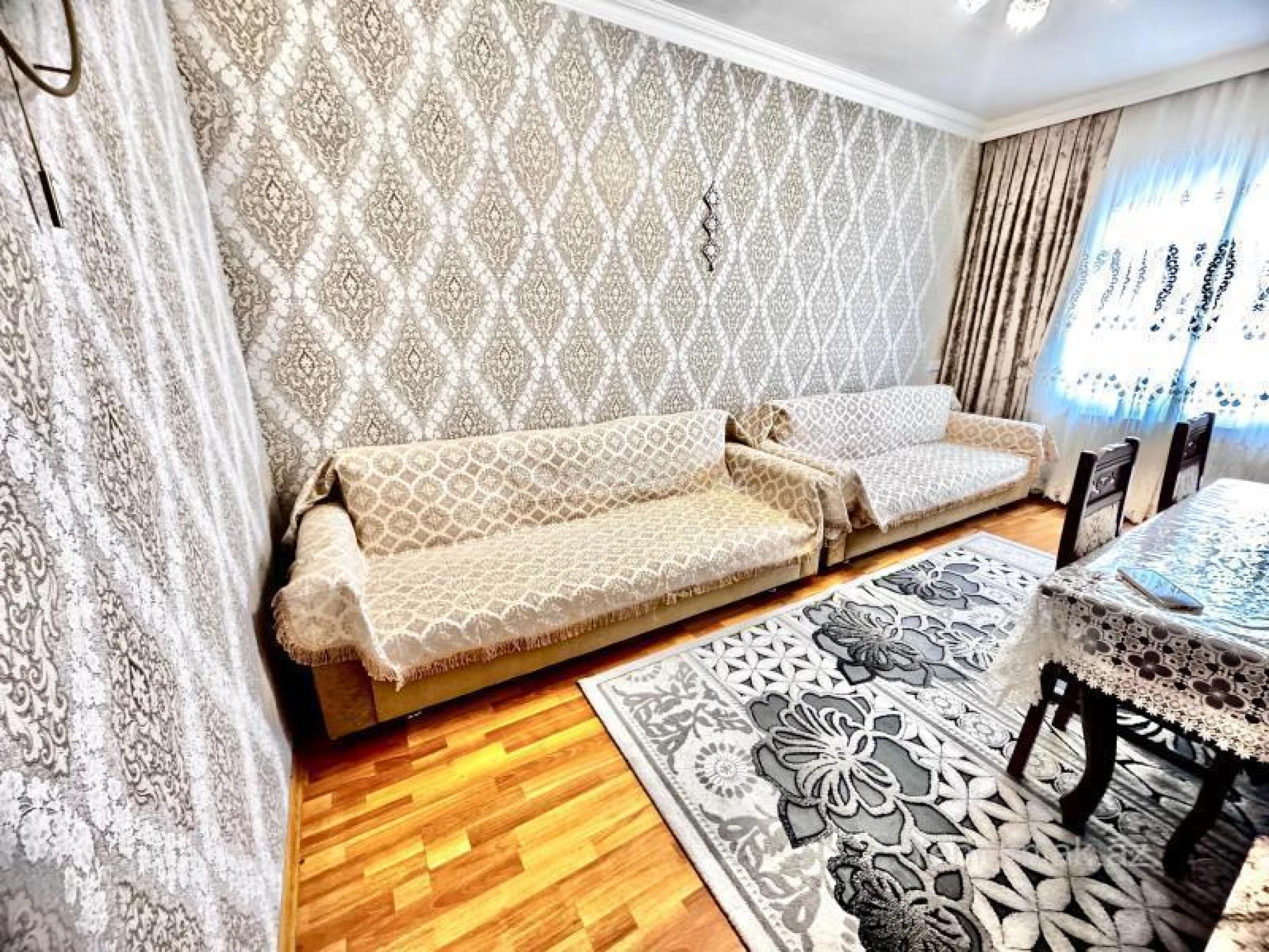 Satılır 2 otaqlı köhnə tikili 60 m²