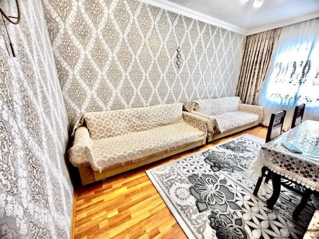 Satılır 2 otaqlı köhnə tikili 60 m²