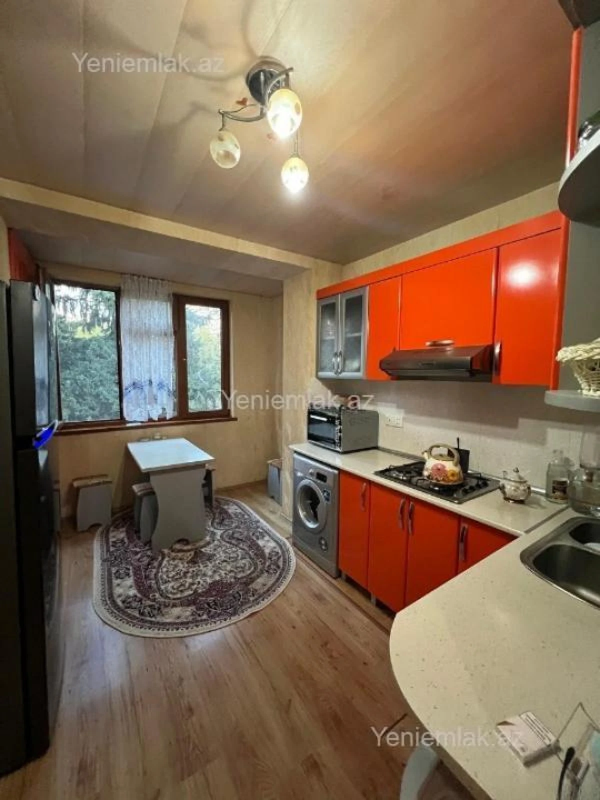 Satılır 4 otaqlı köhnə tikili 120 m²