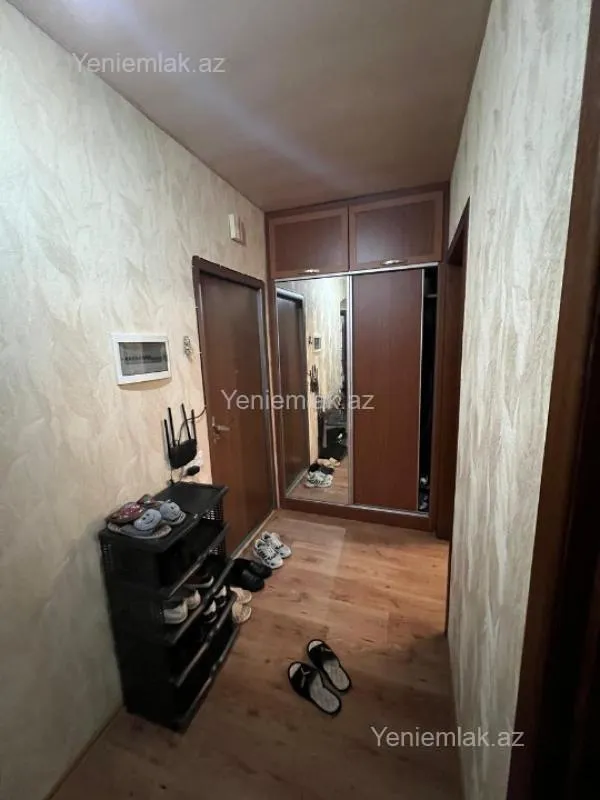 Satılır 4 otaqlı köhnə tikili 120 m²