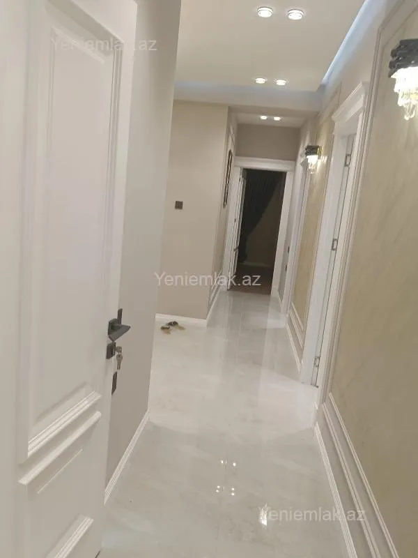 Satılır 4 otaqlı yeni tikili 140 m²