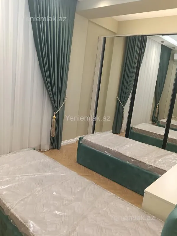 Satılır 4 otaqlı yeni tikili 140 m²