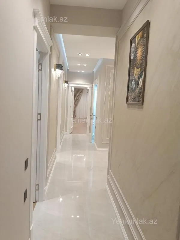 Satılır 4 otaqlı yeni tikili 140 m²