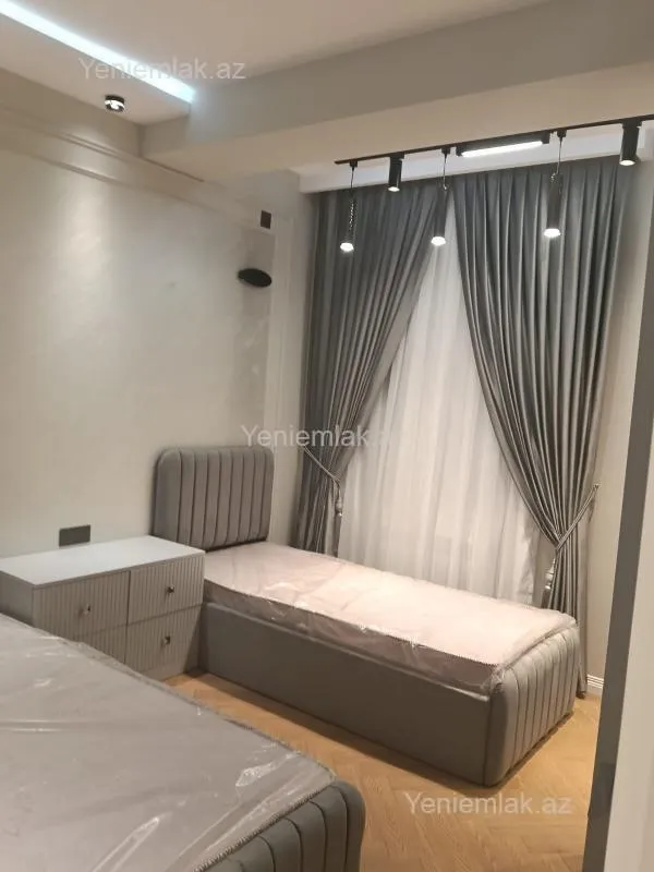 Satılır 4 otaqlı yeni tikili 140 m²