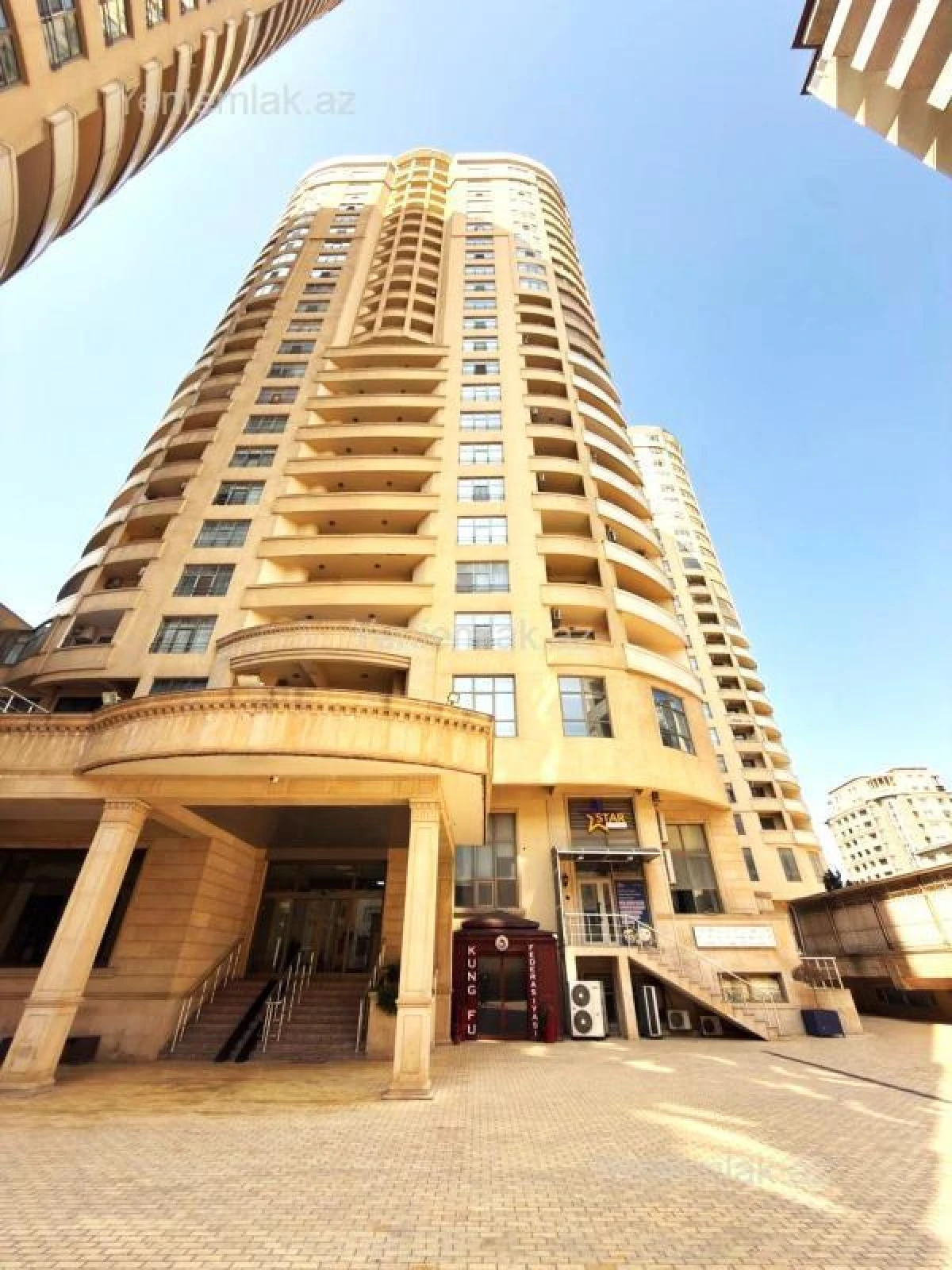 Satılır 4 otaqlı yeni tikili 220 m²