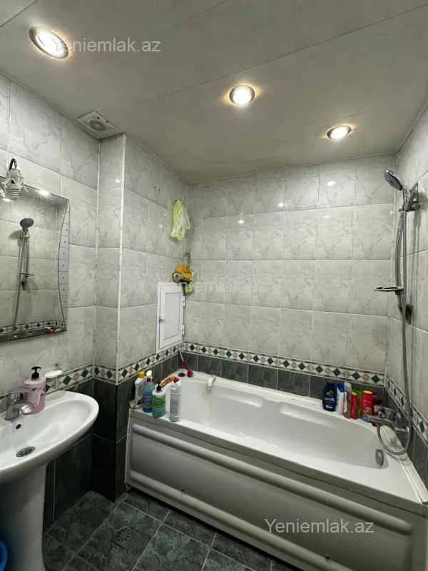 Satılır 3 otaqlı yeni tikili 82 m²