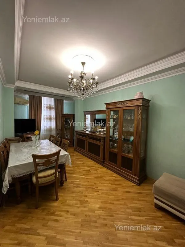 Satılır 3 otaqlı yeni tikili 82 m²