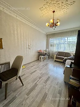 Satılır 3 otaqlı köhnə tikili 85 m²
