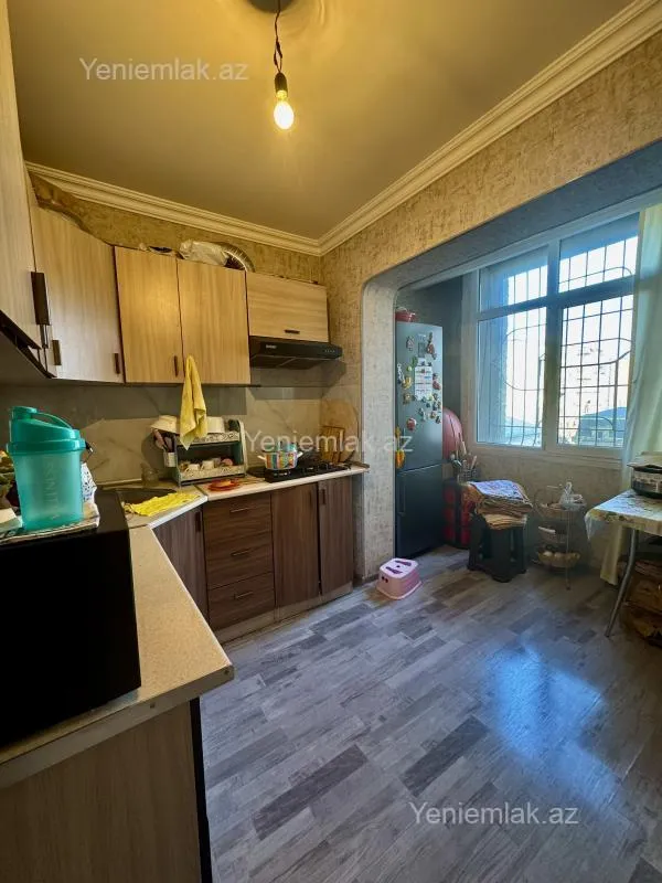 Satılır 3 otaqlı köhnə tikili 85 m²