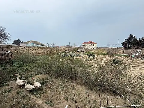 Satılır 5 otaqlı həyət evi 200 m²