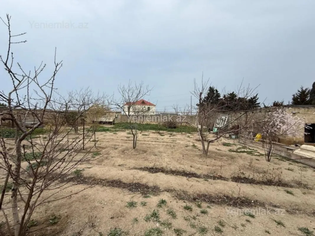 Satılır 5 otaqlı həyət evi 200 m²